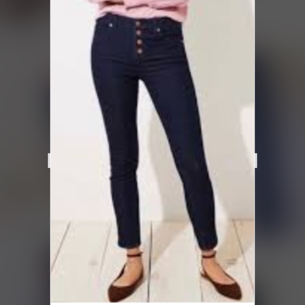Dark blue skinny jeans 💙